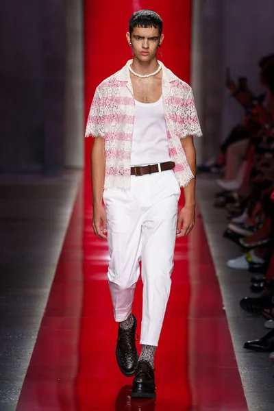Look 2